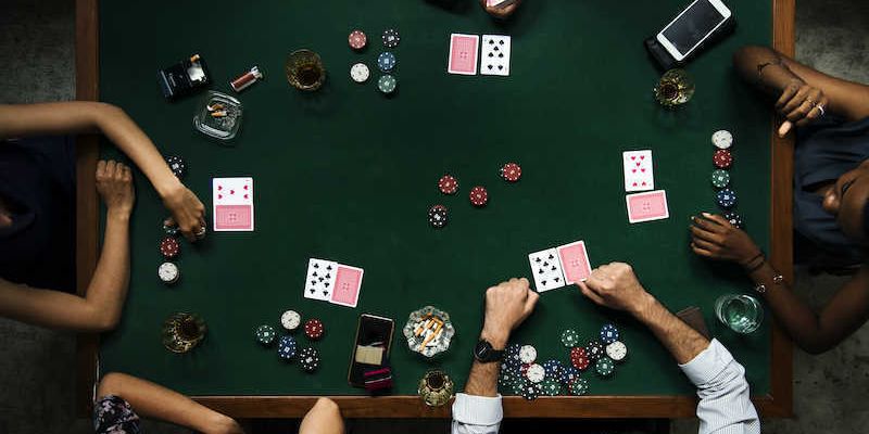 Bàn Poker lý tưởng từ 2-4 người tham gia